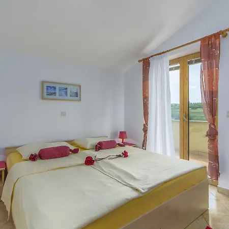 Gorgeous In Porec With Swimming Pool Apartment Nova Vas (Porec)
